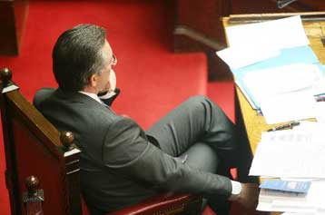 Συνάντηση Ρουσόπουλου με εκπροσώπους κομμάτων για τις νέες ρυθμίσεις στα ΜΜΕ