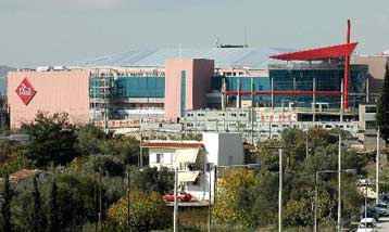 Στην Lamda Development το ακίνητο στο οποίο στεγάζεται το εμπορικό κέντρο The Mall