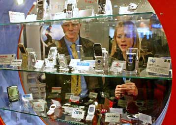 Ευάλωτα στις υποκλοπές τα κινητά τηλέφωνα