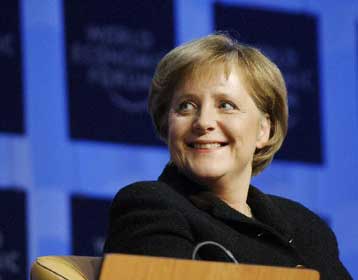 Στα ύψη η δημοτικότητα της Ανγκελα Μέρκελ, με 80% κατατροπώνει τους αμφισβητίες