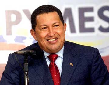 Η Βενεζουέλα απελαύνει «κατασκόπους», ο Ράμσφελντ «βαφτίζει» τον Τσάβες Χίτλερ