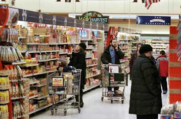 Ακριβά αλλά άνετα και αξιόπιστα θεωρούν τα σούπερ μάρκετ οι καταναλωτές