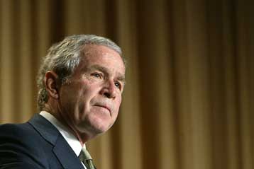 Παράταση κατά πέντε εβδομάδες του Patriot Act αποφάσισε ο Μπους