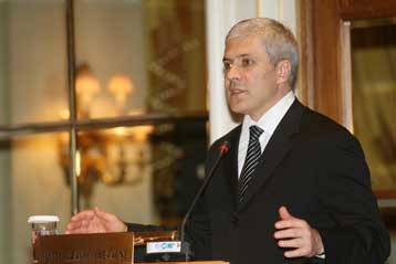 Για ενδεχόμενο έκρηξης βίας, εάν δοθεί ανεξαρτησία στο Κόσοβο προειδοποιεί ο Τάντιτς