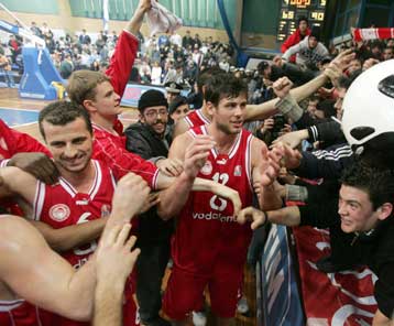 Εντυπωσίασαν εκτός έδρας Ολυμπιακός και ΠΑΟΚ νικώντας Πανελλήνιο και ΑΕΚ