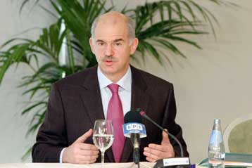 Παραιτήσεις υπουργών για το σκάνδαλο των υποκλοπών ζητά ο Γ.Παπανδρέου