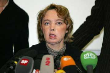 Πρώτη δημόσια εμφάνιση για τη Γαλλίδα που υποβλήθηκε σε μεταμόσχευση προσώπου