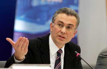 Νέα πολιτική κόντρα πυροδοτεί το σκάνδαλο των υποκλοπών