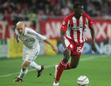 Ο Γιάγια θυμίζει Βιεϊρά συμφωνούν Κόλο Τουρέ και Ντρογμπά-Τον θέλουν στις ομάδες τους