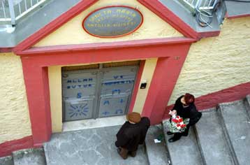 Συνελήφθη Τούρκος μαθητής γυμνασίου για τη δολοφονία του καθολικού ιερέα