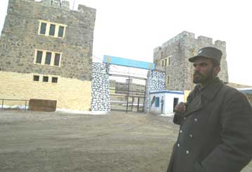 Τουλάχιστον 13 νεκροί σε επίθεση αυτοκτονίας στην πόλη Κανταχάρ του Αφγανιστάν