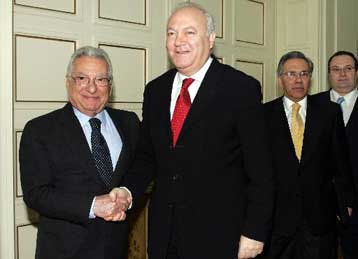 Να μείνει ζωντανό το Ευρωσύνταγμα, συμφωνούν Μολυβιάτης – Μορατίνος