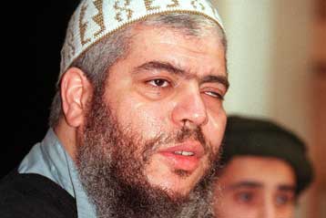 Σε επταετή κάθειρξη καταδικάστηκε ο ιμάμης Αμπού Χάμζα αλ Μάσρι