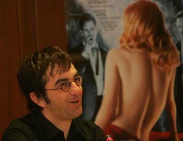 Στην Αθήνα ο Ατόμ Εγκογιάν για την πρεμιέρα της νέας του ταινίας