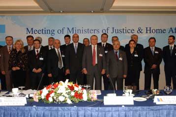 Κοινή δήλωση των υπουργών της ΝΑ Ευρώπης για καταπολέμηση της τρομοκρατίας