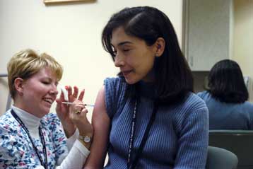 Σε δυο-τρία χρόνια το εμβόλιο για τον καρκίνο του τραχήλου της μήτρας