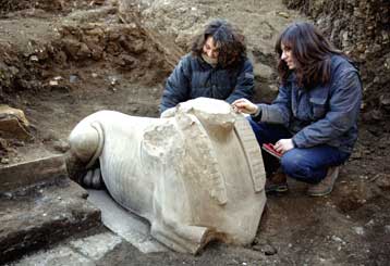 Ακέφαλη Σφίγγα ανακαλύφθηκε στη βίλα του Αδριανού στο Τίβολι