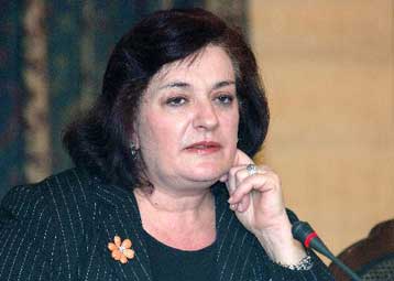 Υπό αυστηρά κριτήρια η λειτουργία ιδιωτικών πανεπιστημίων, λέει η Μ.Γιαννάκου