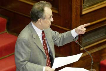 Αποκλείει περαιτέρω μετοχοποίηση της ΔΕΗ ο υπουργός Ανάπτυξης