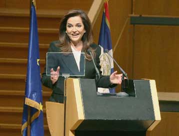 Με απολογισμό έργου η Ντόρα Μπακογιάννη αποχαιρετά το Δήμο Αθηναίων