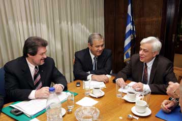 Τα οικονομικά αιτήματα των νομαρχιών έθεσε η ΕΝΑΕ στον Πρ.Παυλόπουλο