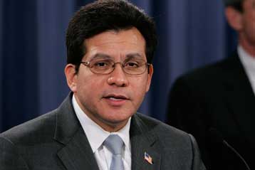 Αυξάνεται η πίεση προς τον Λευκό Οίκο να δώσει στοιχεία γα τις υποκλοπές στις ΗΠΑ