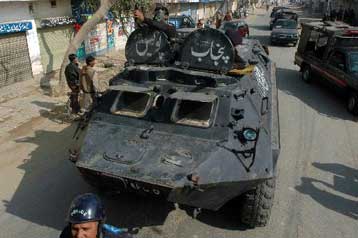 Είκοσι επτά νεκροί στο Πακιστάν από επίθεση αυτοκτονίας σε σιιτική θρησκευτική τελετή