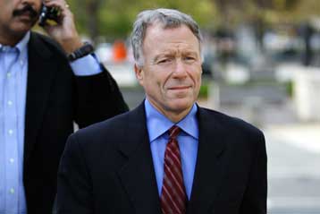 Με εξουσιοδότηση «ανωτέρων» αποκαλύφθηκε το όνομα της πράκτορα, λέει ο Λίμπι