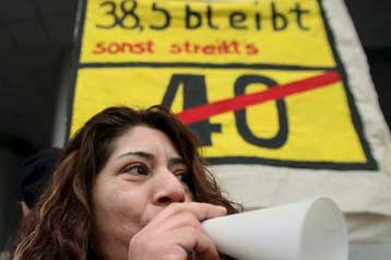 Παραλύει το γερμανικό Δημόσιο σε αντίδραση περικοπών στα εργασιακά δικαιώματα