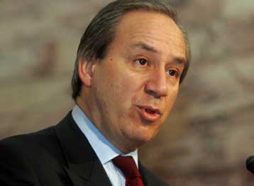 Τριμερή διάλογο και πολιτική συναίνεση αναζητά για το Ασφαλιστικό ο υπ.Οικονομίας