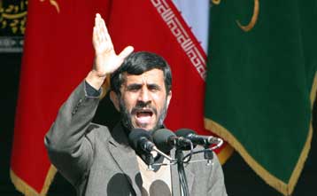 Με αποχώρηση από τη Συνθήκη για τη Μη Διασπορά των Πυρηνικών απειλεί το Ιράν