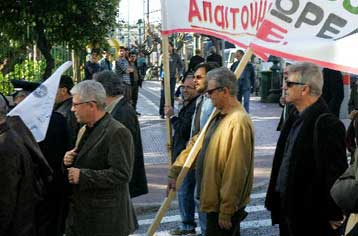 «Χορός» συλλαλητηρίων της ΟΛΜΕ για την ικανοποίηση οικονομικών-θεσμικών αιτημάτων