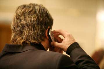 Μηνύματα SMS είχαν λάβει τα κινητά τηλέφωνα που έκαναν τις υποκλοπές