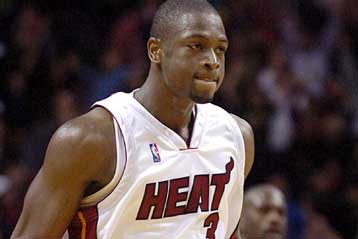 Οι Χιτ επικράτησαν των Πίστονς με ηγέτη τον Ντουέιν Γουέιντ