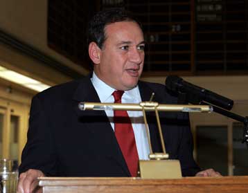 «Προσοχή στις φήμες», συστήνει ο πρόεδρος του Χρηματιστηρίου Σπ.Καπράλος