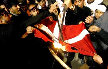 Συζήτηση για την πολιτική γελοιογραφία και τη δημοσιογραφία σε εκδήλωση της Βουλής