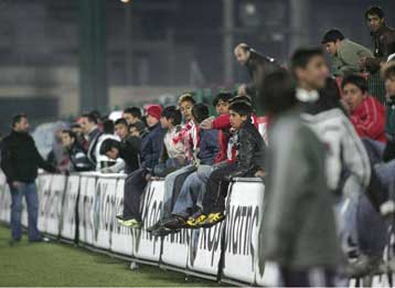 Σε απολογία κλήθηκαν οι ΠΑΕ Ολυμπιακός, Ακράτητος