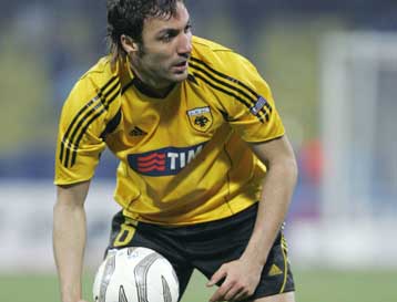 Αλεξόπουλος και Σέζαρ προβληματίζουν τον Σάντος εν όψει Ολυμπιακού