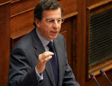 Δεν καταργούνται τα βιώσιμα δρομολόγια των ΟΑ από Θεσσαλονίκη, δήλωσε ο Μ.Λιάπης