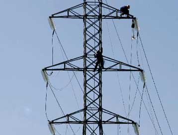 Η ΕΕ προειδοποιεί τις εταιρείες ενέργειας για αντι-μονοπωλιακή πολιτική