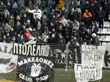 Συσπείρωση ζητά ο Γούμενος από τους οπαδούς του ΠΑΟΚ-Νοκ άουτ ο Χαραλάμπους