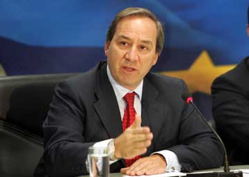 Ασφαλιστικό και φορολογική μεταρρύθμιση στις προτεραιότητες του υπουργείου Οικονομίας