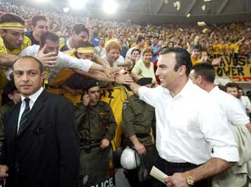 Ο Νίκος Γκάλης είπε το «ναι» για τον αγώνα προς τιμήν του από τον Αρη