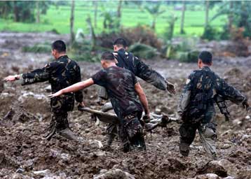 Στους 3.000 ο αριθμός των αγνοουμένων από τις κατολισθήσεις στις Φιλιππίνες