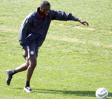 Ο Τουρέ στην αποστολή του Ολυμπιακού, ενδεχομένως και στην ενδεκάδα