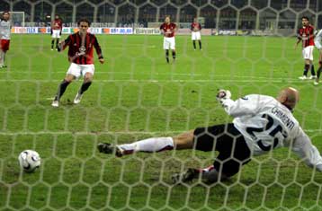 Η Γιουβέντους διατηρεί τη διαφορά της παρά το «Χ» με την Μεσίνα