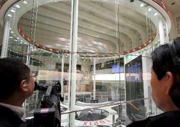 Στην τεχνολογία triple play στρέφονται οι μεγάλες εταιρείες τηλεπικοινωνιών