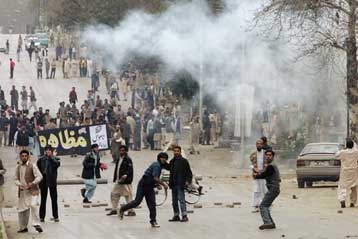 Κλιμακώνεται η ένταση σε Πακιστάν, Ινδονησία και Νιγηρία για τα σκίτσα του Μωάμεθ