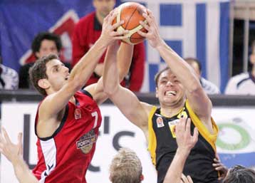 Βήμα παραμονής για την Ολύμπια, 71-56 τον Μακεδονικό-Ο Πανιώνιος 89-75 την ΑΕΚ