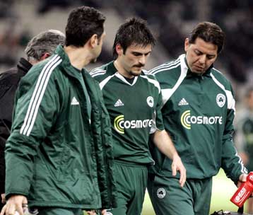 Τέσσερις εβδομάδες εκτός αγώνων ο Κώτσιος, χάνει το ντέρμπι με την ΑΕΚ